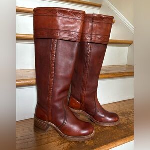 Authentic Black Label FRYE leather boots, size 5